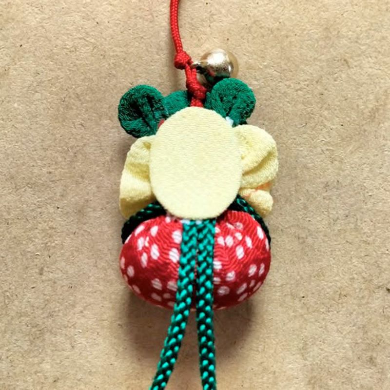 ちりめん手芸キット かえるのお守りチャーム・2個セット 無事カエル、福カエルの願いを込めて 蛙のハンドメイドキット