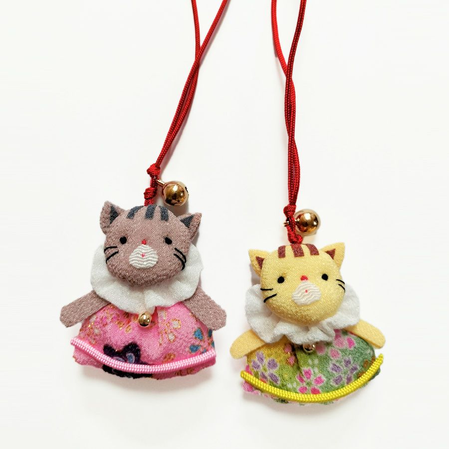 ちりめん手芸キット 仔猫のチャーム・2個セット 和風雑貨好きにちりめんで作る子猫の飾り ハンドメイドキット