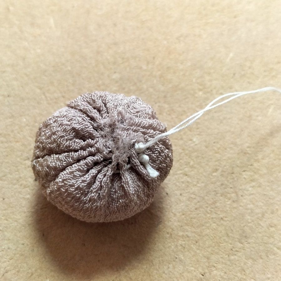 ちりめん手芸キット 仔猫のチャーム・2個セット 和風雑貨好きにちりめんで作る子猫の飾り ハンドメイドキット