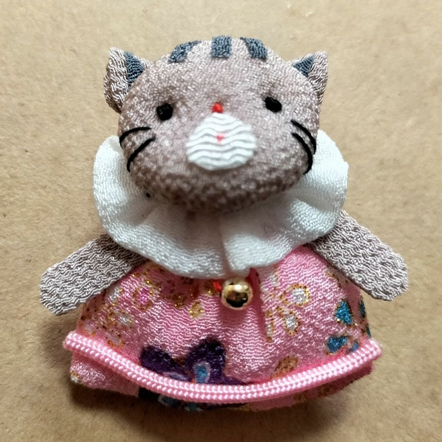 ちりめん手芸キット 仔猫のチャーム・2個セット 和風雑貨好きにちりめんで作る子猫の飾り ハンドメイドキット