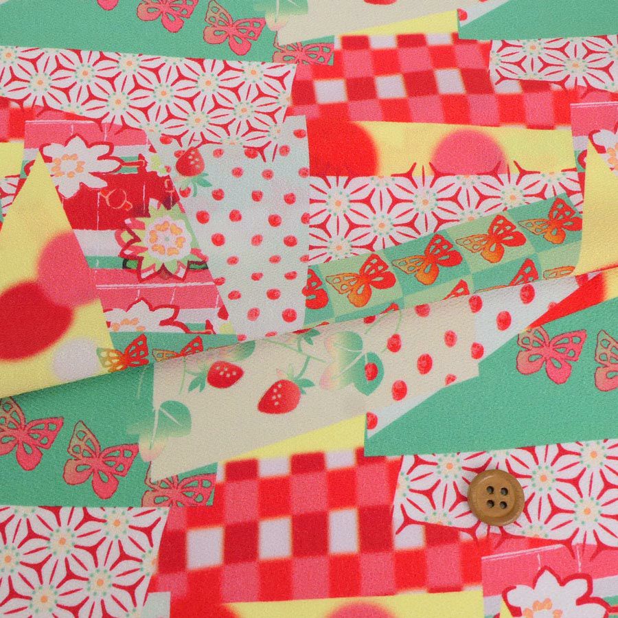 ポリちりめん生地 ガーデンパーティー(赤/緑) 10cm単位 切り売り ポリ縮緬 ポリエステルチリメン 和モダン エコバッグ ワンピース
