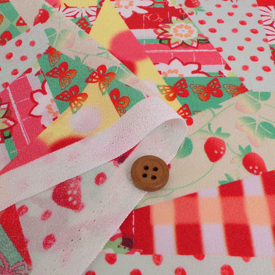 ポリちりめん生地 ガーデンパーティー(赤/緑) 10cm単位 切り売り ポリ縮緬 ポリエステルチリメン 和モダン エコバッグ ワンピース