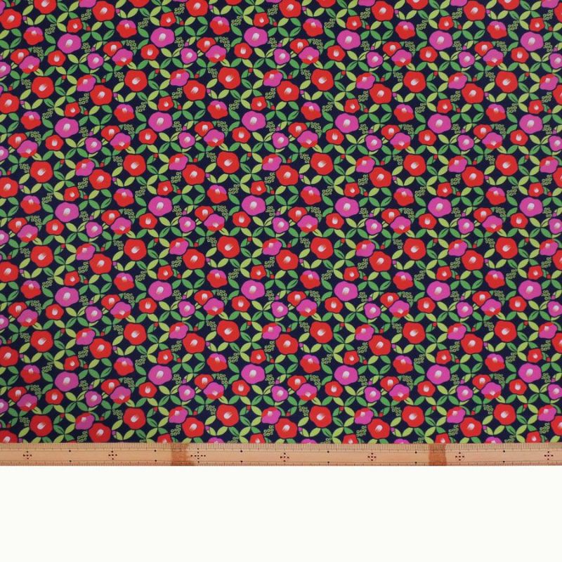 ポリちりめん生地 椿七宝(濃紺) 10cm単位 切り売り 和の小物・洋服に 水洗い可能なポリエステル しっぽう つばき