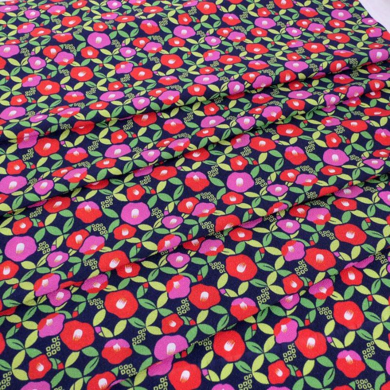 ポリちりめん生地 椿七宝(濃紺) 10cm単位 切り売り 和の小物・洋服に 水洗い可能なポリエステル しっぽう つばき