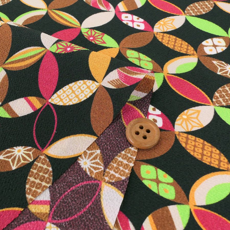 ポリちりめん生地 彩り七宝(黒) 10cm単位 切り売り 和モダン柄和調布地 よさこい衣装・洋服地 おしゃれ和雑貨に