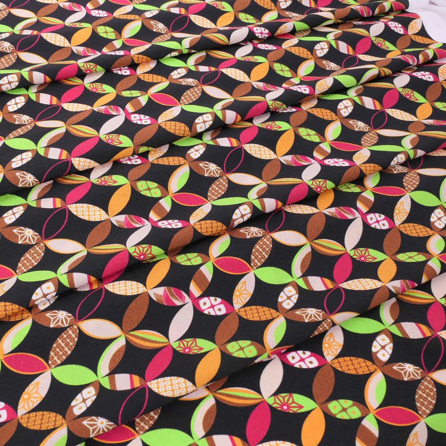 ポリちりめん生地 彩り七宝(黒) 10cm単位 切り売り 和モダン柄和調布地 よさこい衣装・洋服地 おしゃれ和雑貨に