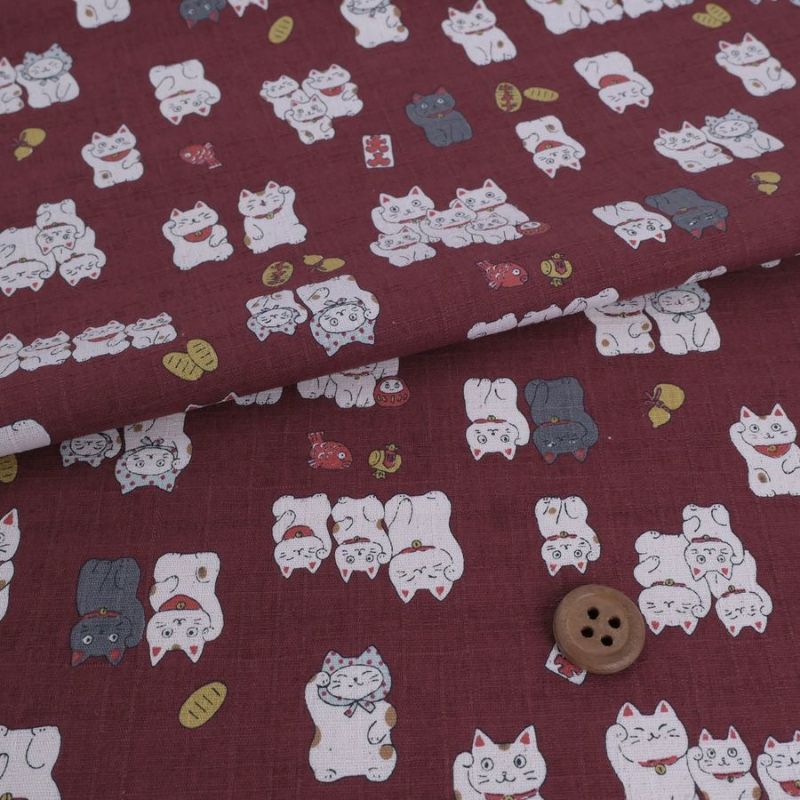 和柄コットン生地 招き猫ファミリー(えんじ色) 10cm単位 切り売り 和風柄ドビー生地 和調木綿プリント KOKKAコッカHappy Cats
