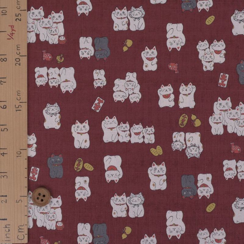 和柄コットン生地 招き猫ファミリー(えんじ色) 10cm単位 切り売り 和風柄ドビー生地 和調木綿プリント KOKKAコッカHappy Cats