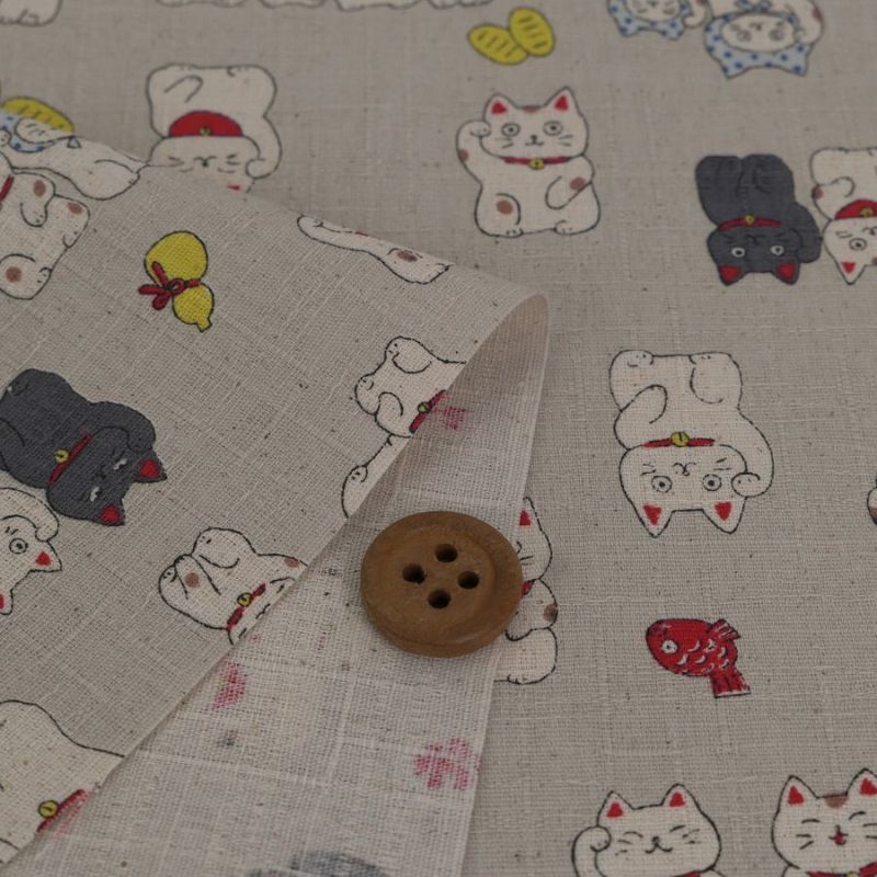 和柄コットン生地 招き猫ファミリー(グレージュ) 10cm単位 切り売り 和風柄ツムギクロス 和調木綿プリント KOKKAコッカまねき猫柄