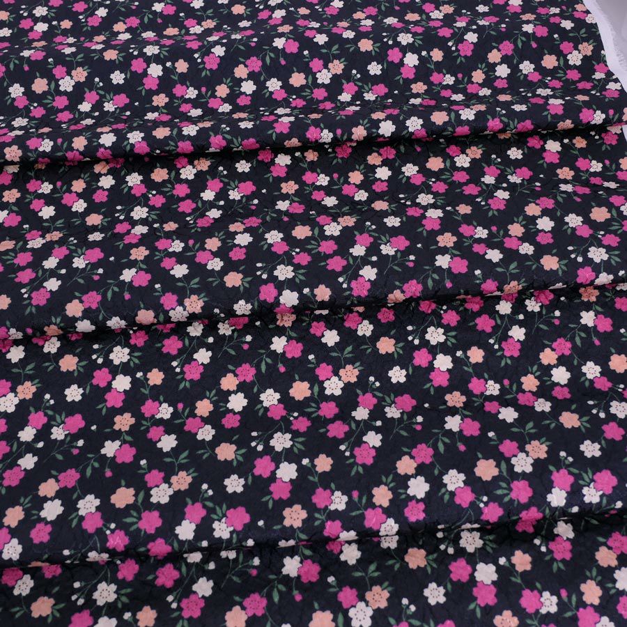 ポリジャガードちりめん生地 可憐な小桜(濃紺)10cm単位 切り売り ポリエステルチリメンジャカード和調プリント 巾着・和小物に