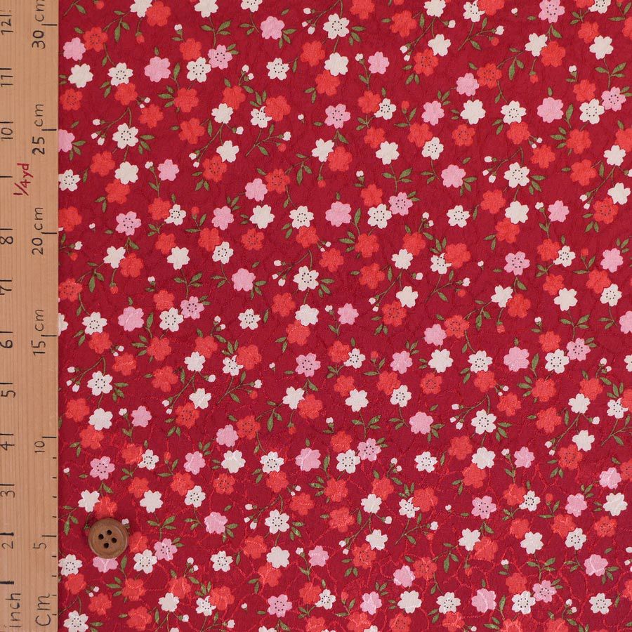 ポリジャガードちりめん生地 可憐な小桜(赤)10cm単位 切り売り チリメンジャカード 和小物・巾着・ポーチに華やかな小花模様