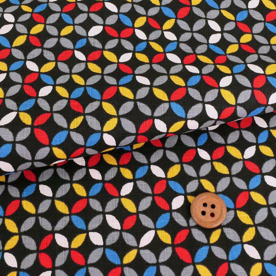 和柄コットン生地 カラフルな七宝柄(黒) 10cm単位 切り売り 小さな七宝模様 モダン和調コットン はんなり豆和柄 ドビークロス