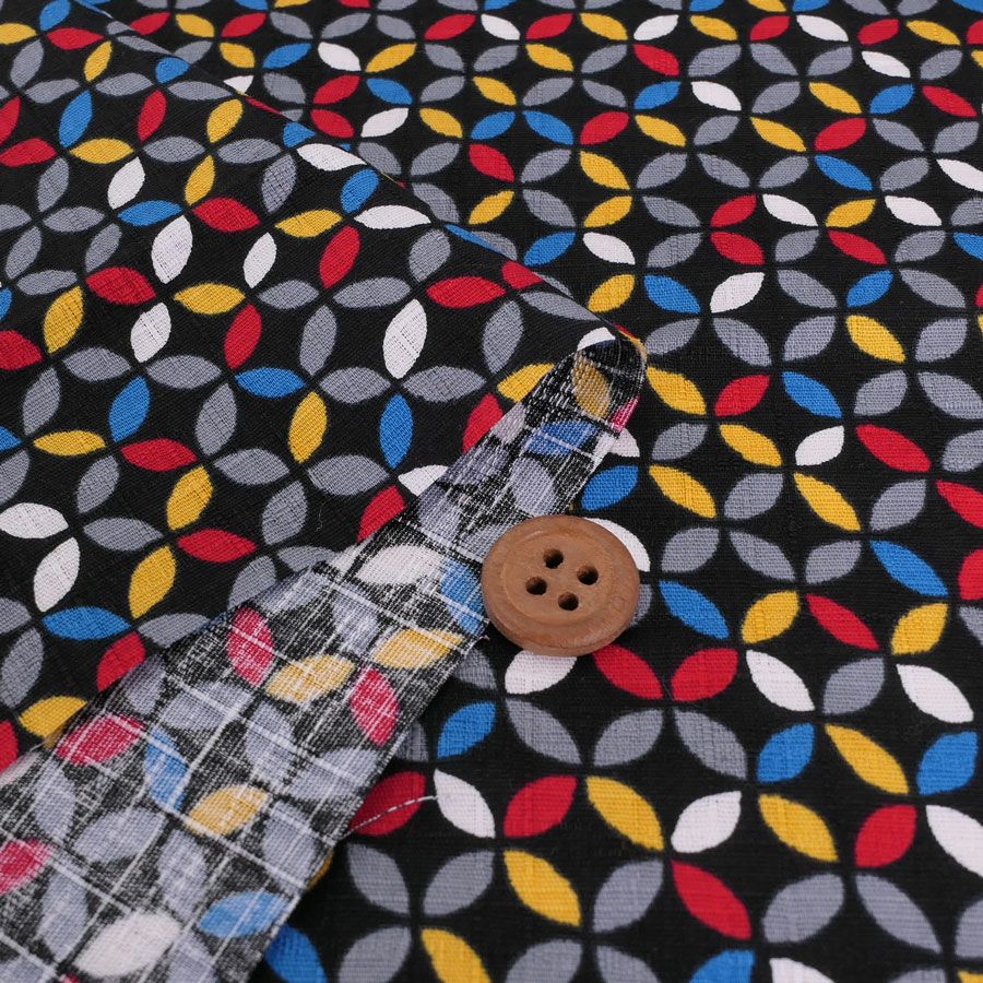 和柄コットン生地 カラフルな七宝柄(黒) 10cm単位 切り売り 小さな七宝模様 モダン和調コットン はんなり豆和柄 ドビークロス