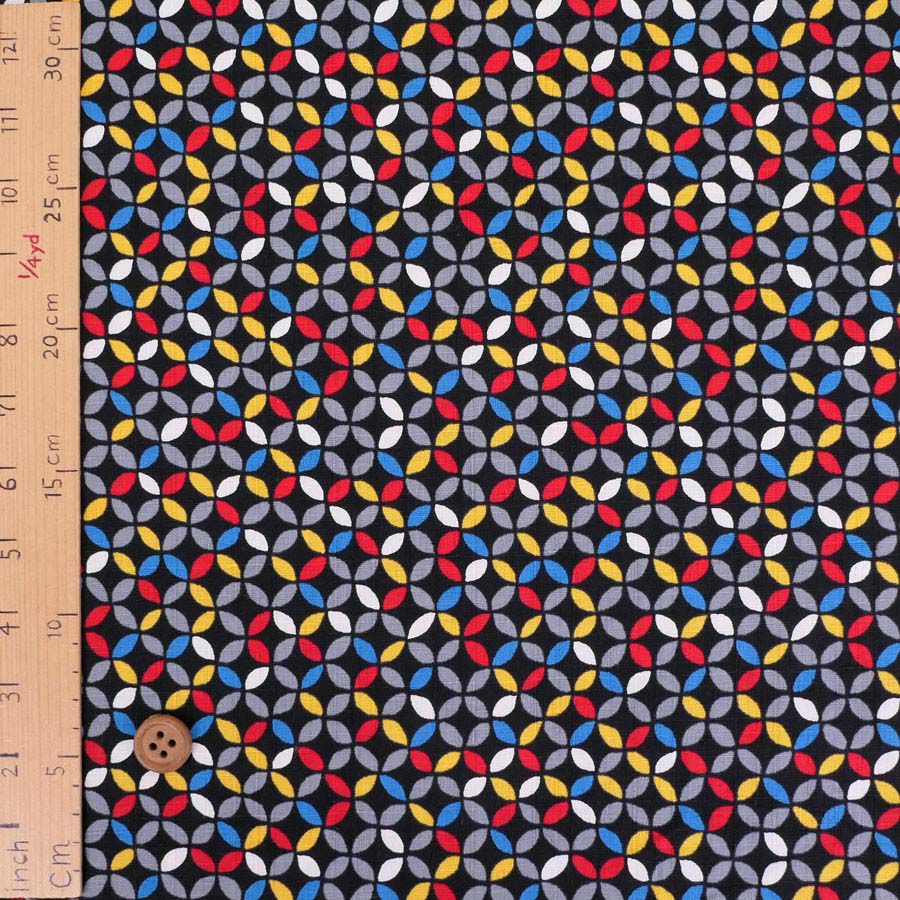 和柄コットン生地 カラフルな七宝柄(黒) 10cm単位 切り売り 小さな七宝模様 モダン和調コットン はんなり豆和柄 ドビークロス
