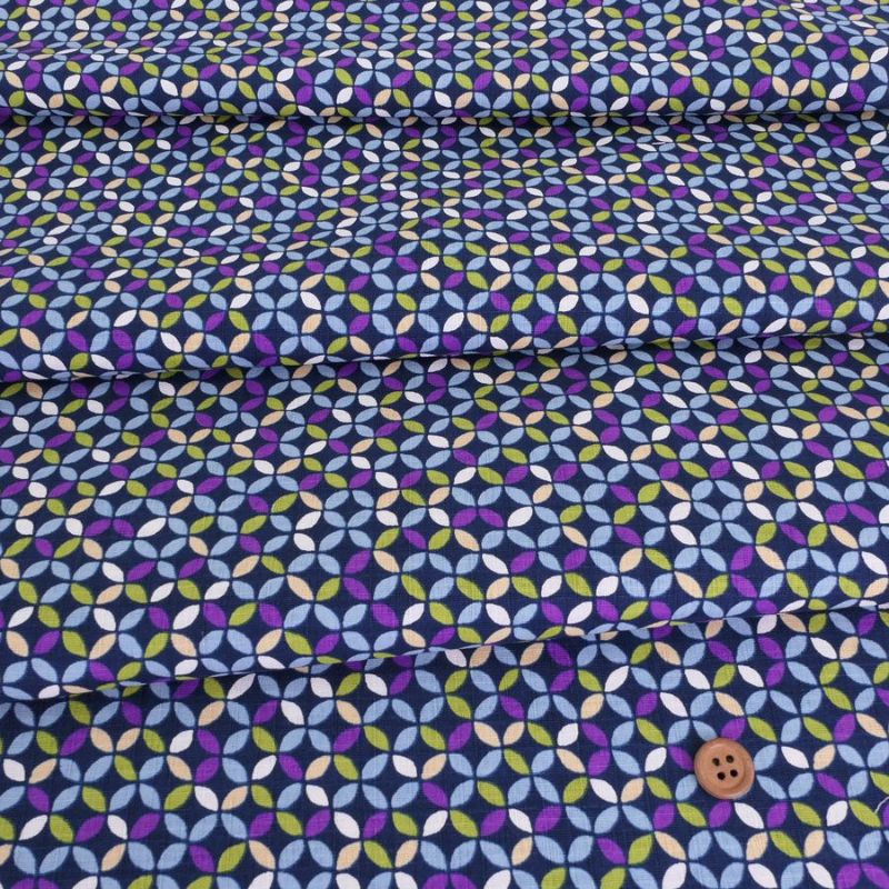 和柄コットン生地 カラフルな七宝柄(濃紺) 10cm単位 切り売り 和モダン配色 七宝文様 ツムギシャンタンはんなり豆和柄