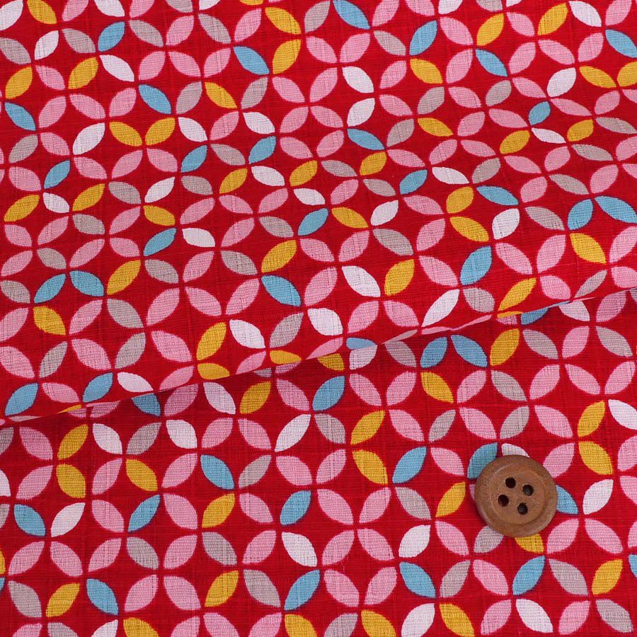 和柄コットン生地 カラフルな七宝柄(赤) 10cm単位 切り売り 可愛い和モダン柄 SEVENBERRYツムギシャンタンはんなり豆和柄