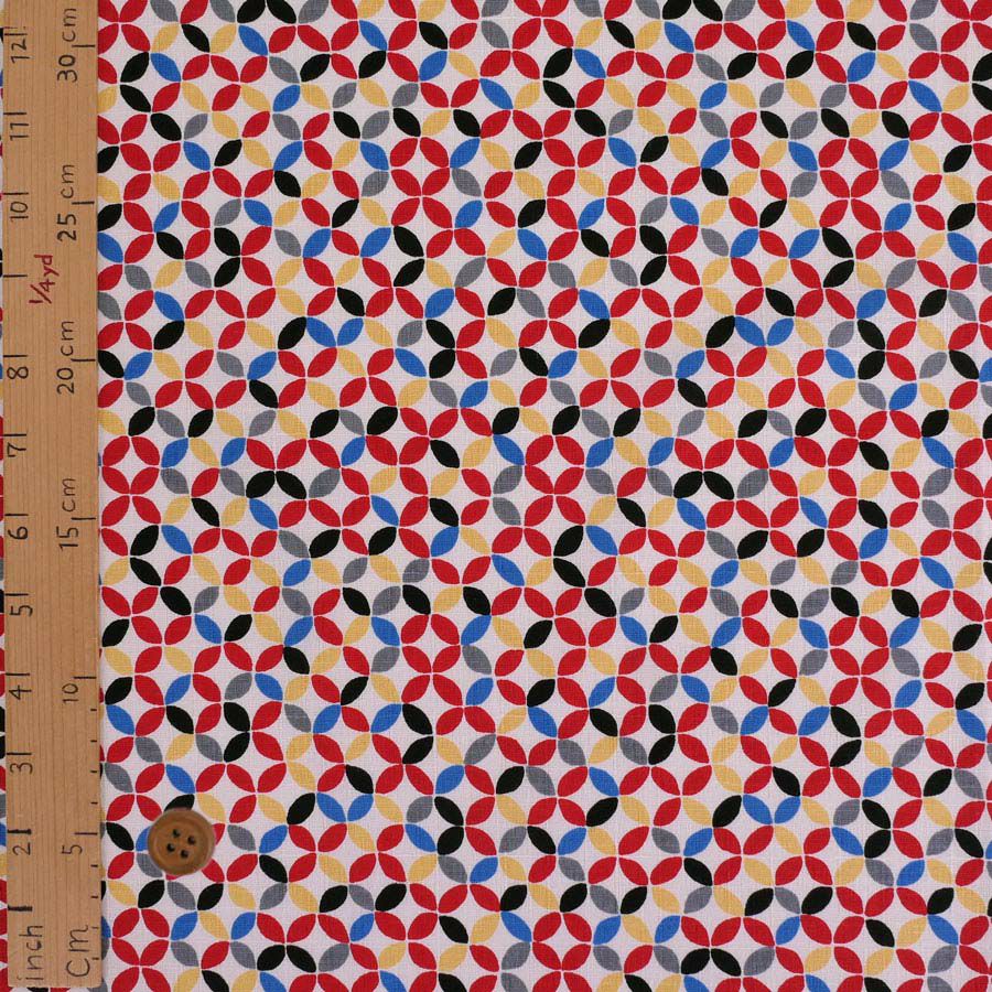 和柄コットン生地 カラフルな七宝柄(白/赤) 10cm単位 切り売り カラフル和モダンデザイン SEVENBERRY七宝繋ぎ柄 小物作りに