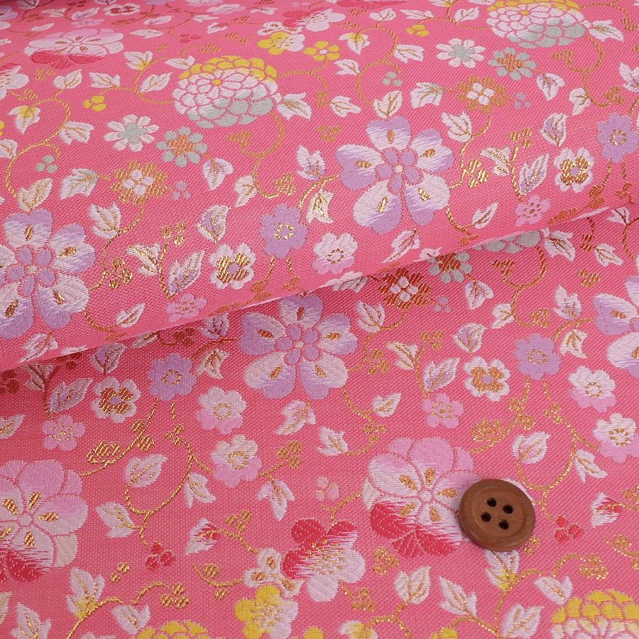 金襴生地(金らん) 夢花唐草(さんご色) 10cm単位 切り売り 華やかな装飾に ピンク地の西陣織金襴 可愛い和モダン柄化繊布地