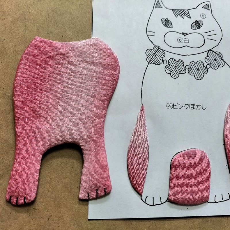 手芸キット 愛しの猫たち 押絵の壁掛け・首輪ピンク猫 いとしのねこモチーフミニタペストリー手作りキット 初心者向き