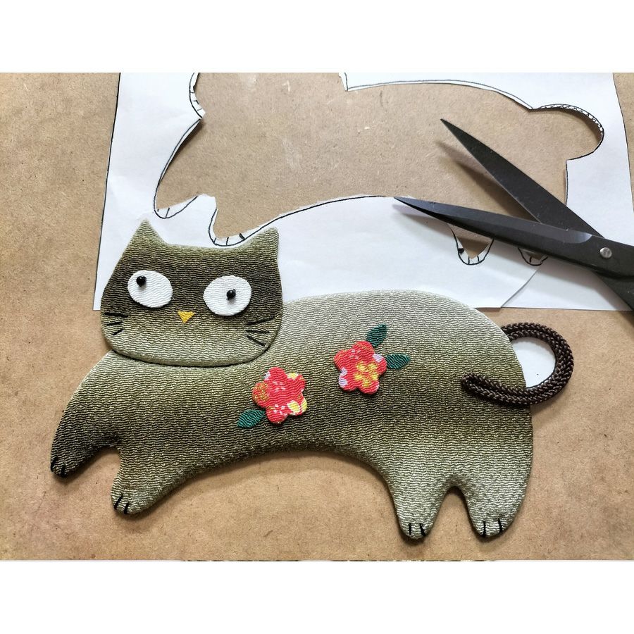 手芸キット 愛しの猫たち 押絵の壁掛け・いたずらキジトラ 猫モチーフミニ壁掛け 手作りキット和風クラフト 簡単押し絵