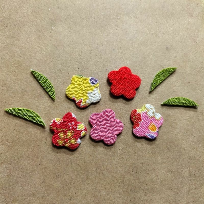 手芸キット 愛しの猫たち 押絵の壁掛け・花束トラ猫 ねこミニタペストリー手作りクラフトキット 縮緬押し絵初心者