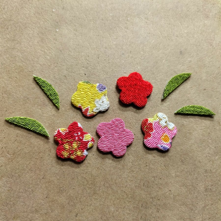 手芸キット 愛しの猫たち 押絵の壁掛け・花束トラ猫 ねこミニタペストリー手作りクラフトキット 縮緬押し絵初心者