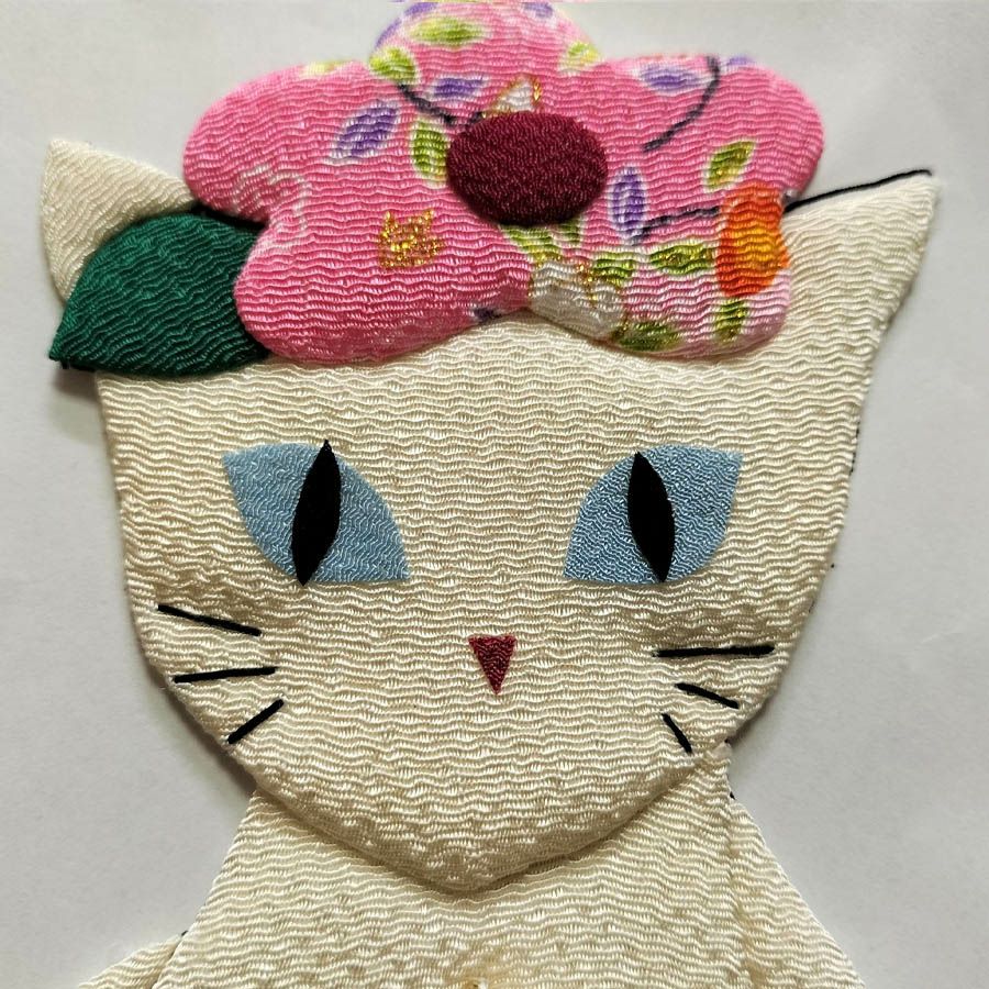 手芸キット 愛しの猫たち 押絵の壁掛け・おすまし白猫 ねこモチーフミニタペストリー手作りキット ちりめん押し絵簡単