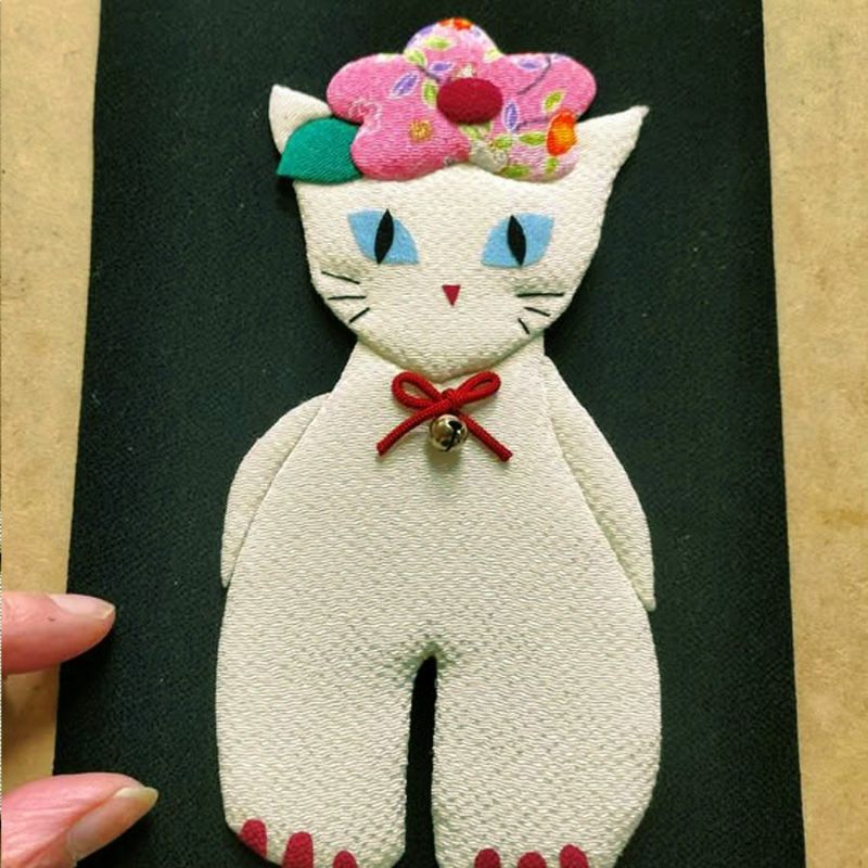 手芸キット 愛しの猫たち 押絵の壁掛け・おすまし白猫 ねこモチーフミニタペストリー手作りキット ちりめん押し絵簡単