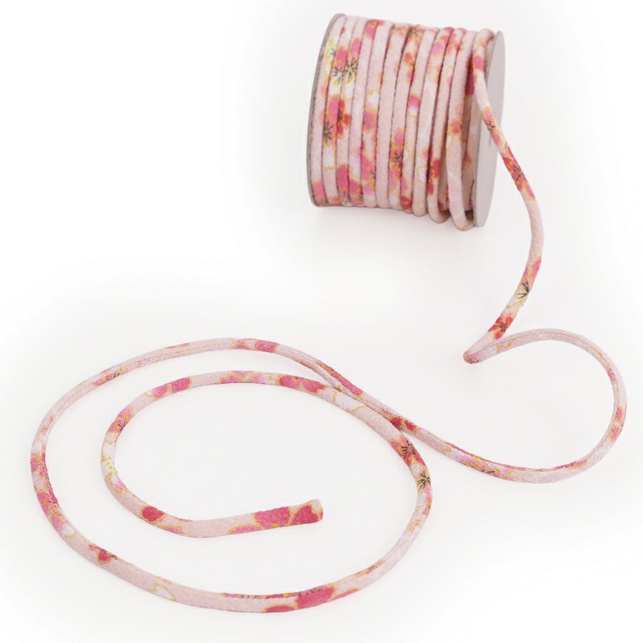 ちりめん丸ひも・柄・2ミリ(実寸約3ミリ) おぼろ桜・ピンク 10cm単位 切り売り 和風紐細め クラフト用 布製ひも 和柄コード桜柄 アイボリー