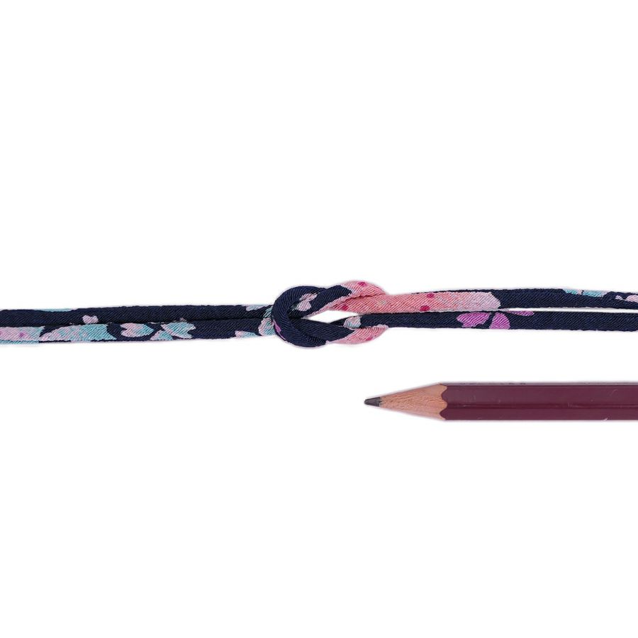 ちりめん丸ひも・柄・2ミリ(実寸約3ミリ) 桜祭・紺 10cm単位 切り売り 和風紐細め クラフト用 布製ひも 和柄コード桜柄 ネイビーブルー