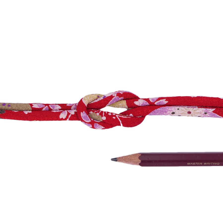 ちりめん丸ひも・柄・4ミリ(実寸約4-6ミリ) 桜祭・赤 10cm単位 切り売り 和装髪飾りひも 和柄コード 和の紐 チリメン生地のヒモ 可愛い