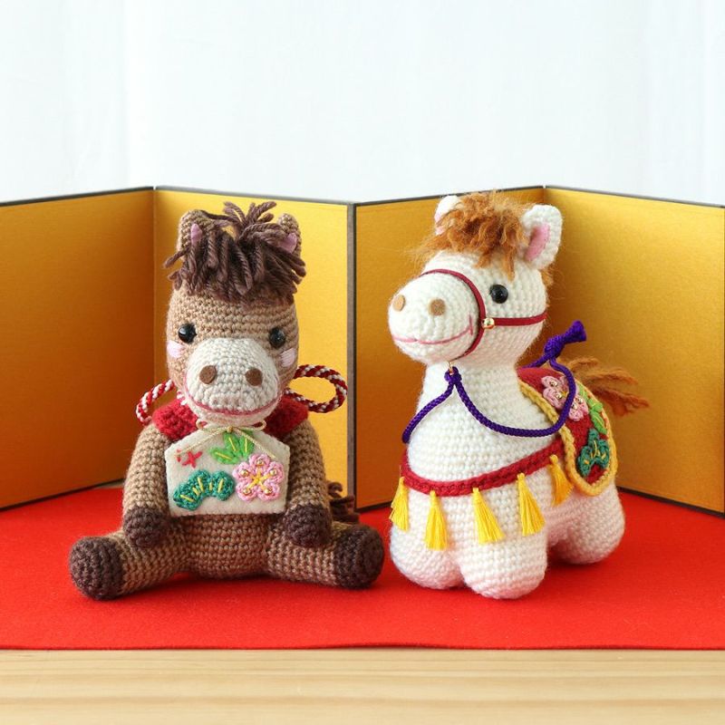 2026干支あみぐるみキット 幸運の飾り馬 午年手作りキット 白馬の編みぐるみ 2026年うま年手作り置き物