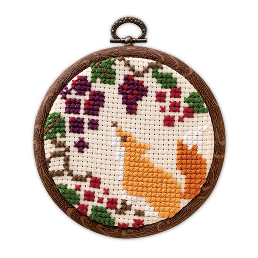 かんたんクロスステッチキット 秋の実りを眺めるきつね 狐キツネモチーフ刺しゅうキット 初心者OK簡単クロスステッチ