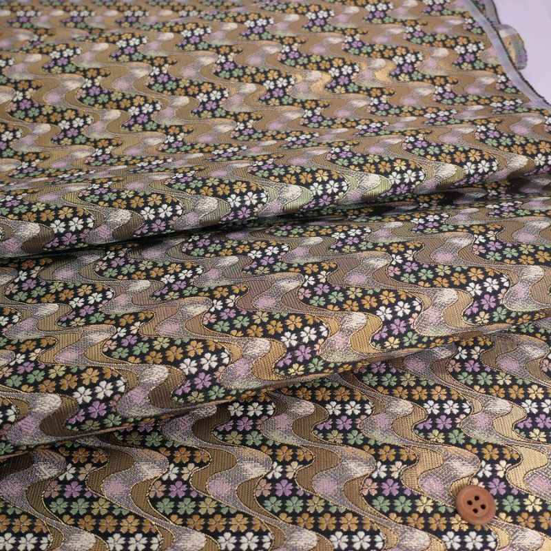 金襴生地(金らん) 花しぐれ流水文様(黒) 10cm単位 切り売り 西陣織きんらん化繊 和風生地伝統柄 和調花柄 雑貨衣装向き 黒金