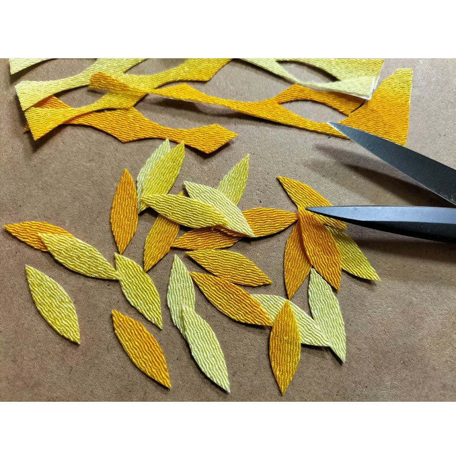 ちりめん貼り絵キット 切り絵花「向日葵」 布の貼り絵手芸 ちりめん細工簡単クラフト シニア高齢者向き