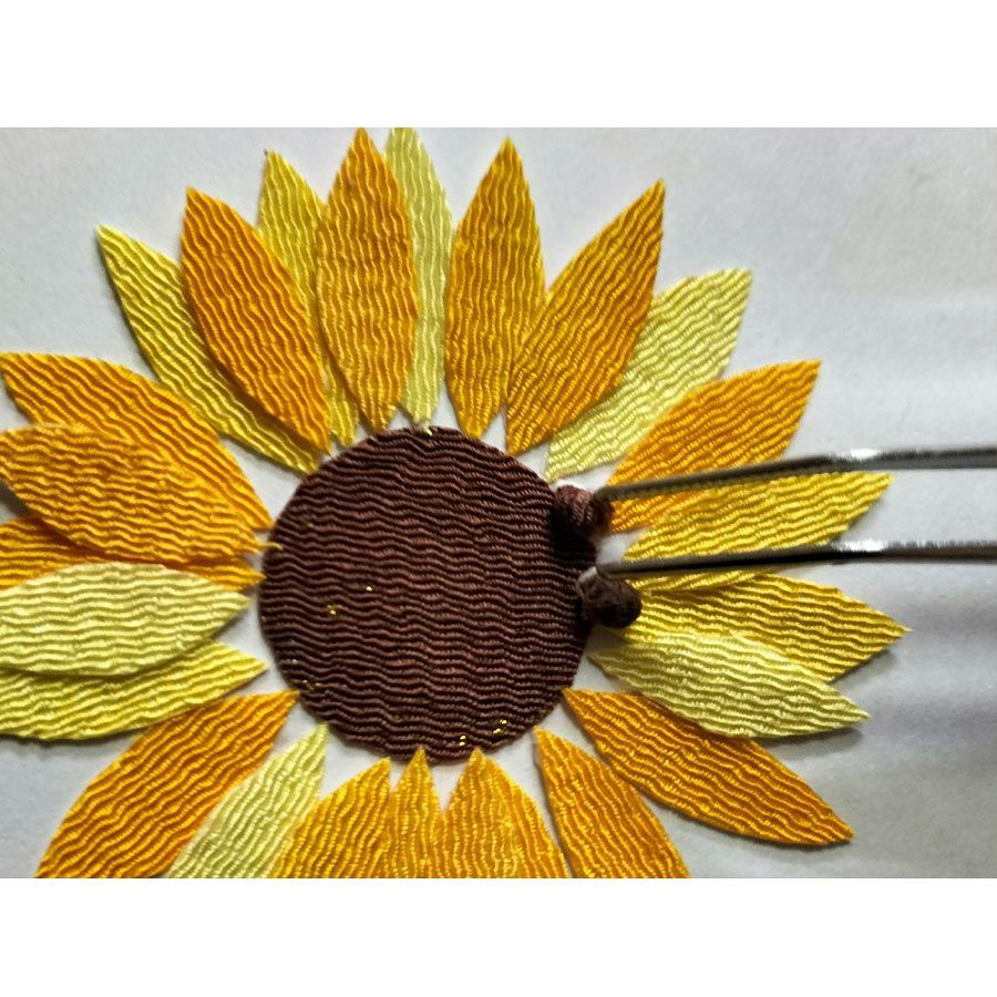 ちりめん貼り絵キット 切り絵花「向日葵」 布の貼り絵手芸 ちりめん細工簡単クラフト シニア高齢者向き