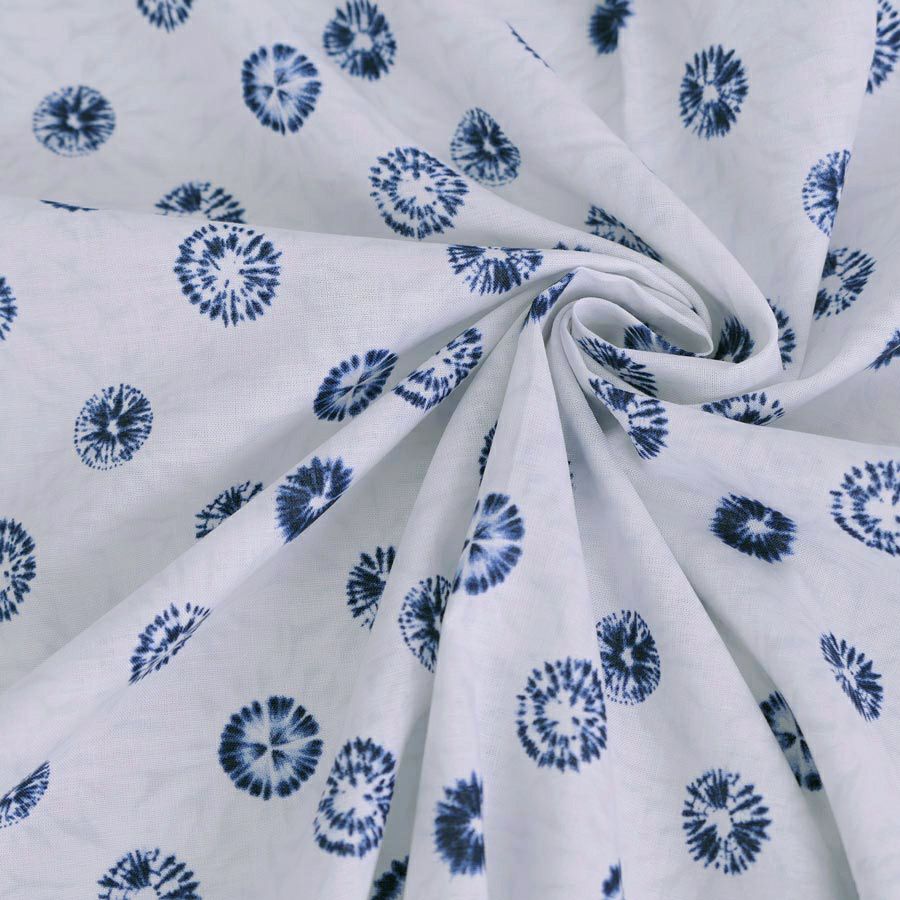 和柄コットン生地 丸しぼりの菊花柄 (白に藍) 10cm単位 切り売り 唐松絞り柄 からまつしぼりプリント 藍染め風 セブンベリー木綿