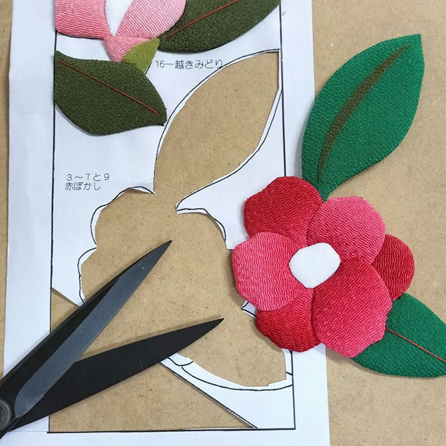 ちりめん手芸キット もてなしの花 12月 ワビスケ(侘助) 縮緬押し絵キット ちりめん布絵キット 椿の花 ツバキクラフト