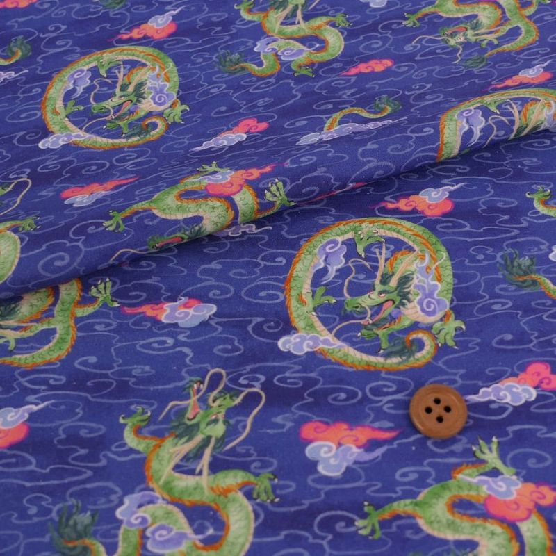 和柄コットン生地 雲海の龍(青) 10cm単位 切り売り