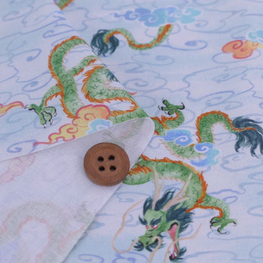 和柄コットン生地 雲海の龍(淡い水色)