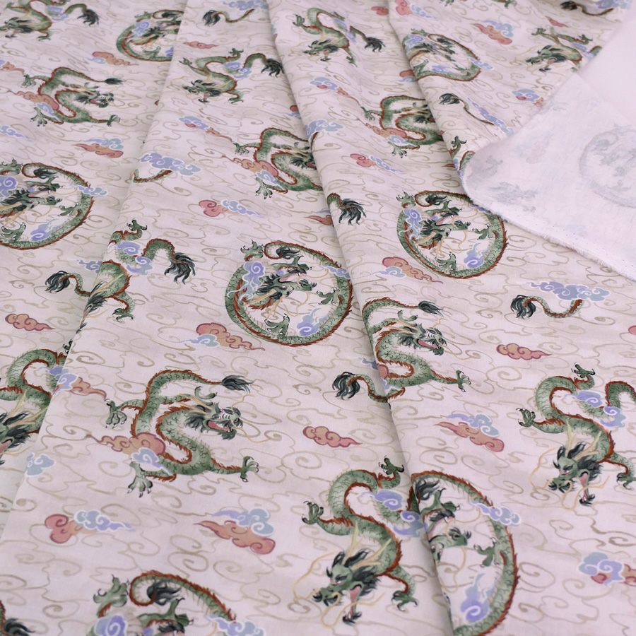 和柄コットン生地 雲海の龍(アイボリーベージュ)