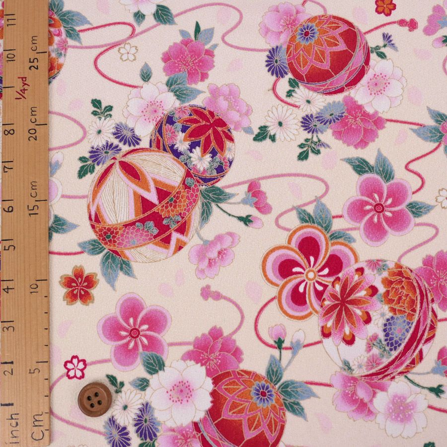 ポリちりめん生地 雅手まり花尽くし(アイボリー/桃) 10cm単位 切り売り