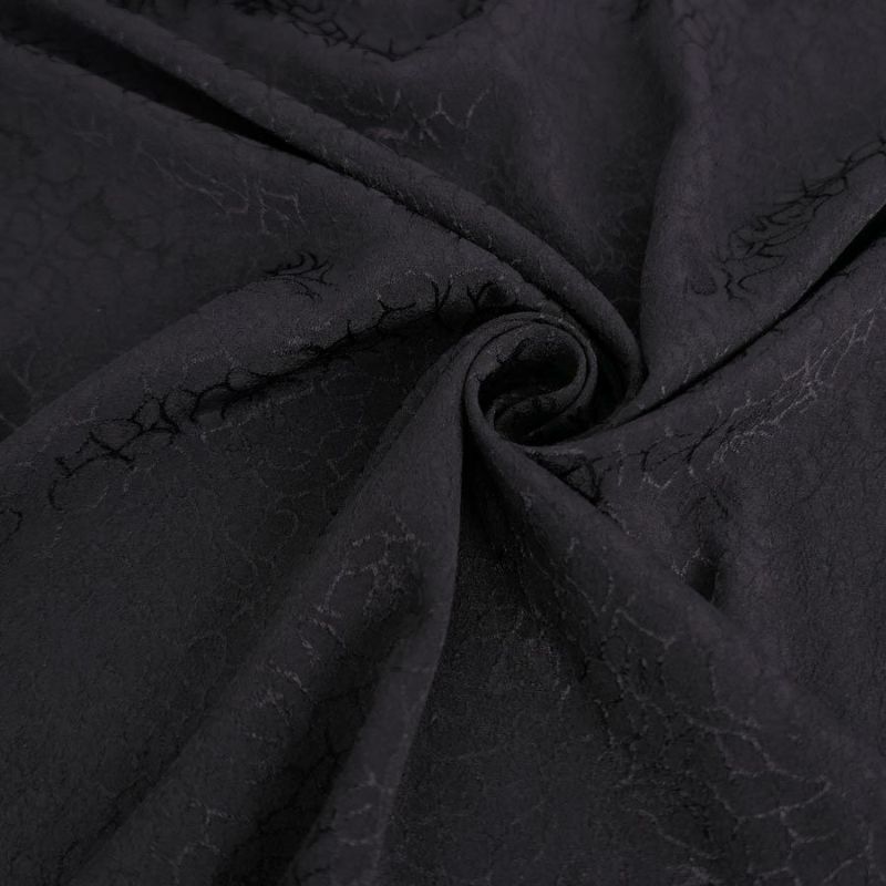  ポリエステルちりめんジャガード・バラ模様(黒)