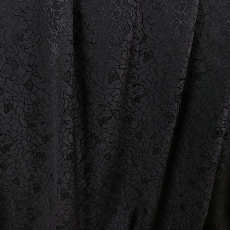  ポリエステルちりめんジャガード・バラ模様(黒)