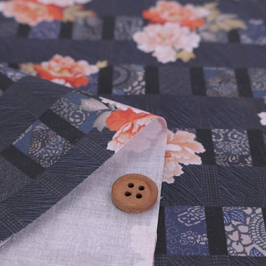 和柄コットン生地 変わり格子に牡丹(グレー) 10cm単位 切り売り