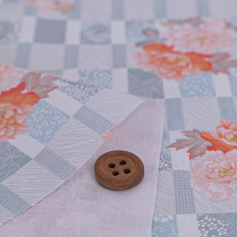 和柄コットン生地 変わり格子に牡丹(ライトブルー) 10cm単位 切り売り