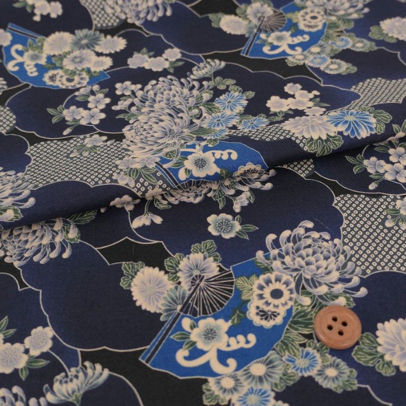  和柄コットン生地 藍染め調雲海に菊と扇(藍) 10cm単位 切り売り