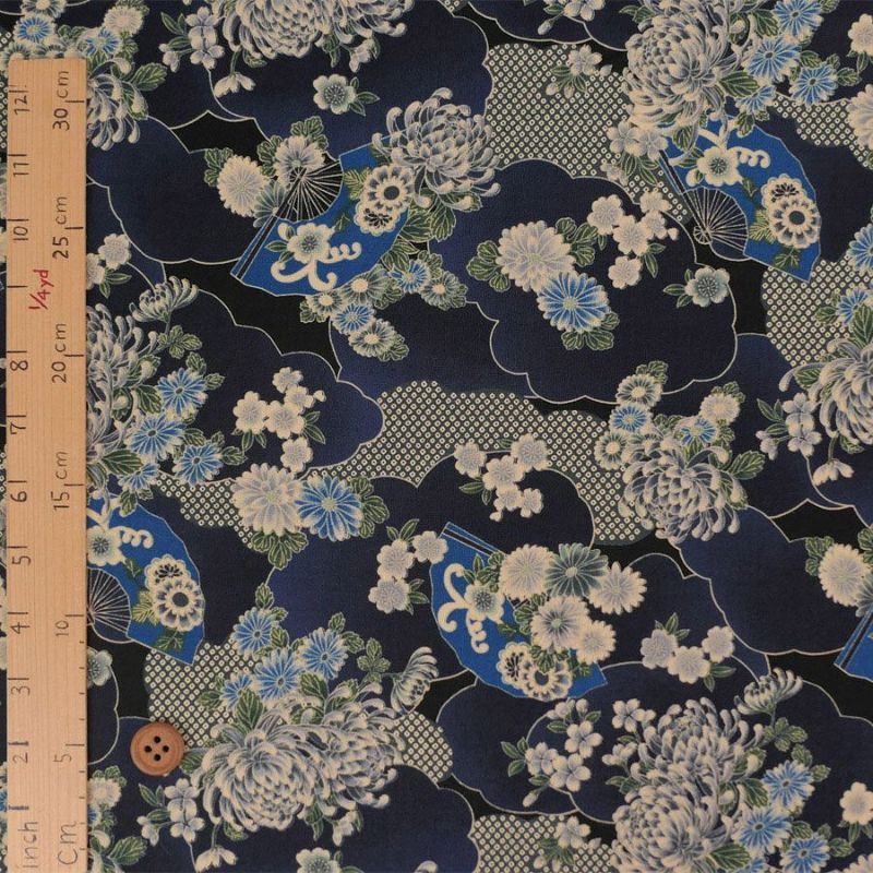  和柄コットン生地 藍染め調雲海に菊と扇(藍) 10cm単位 切り売り
