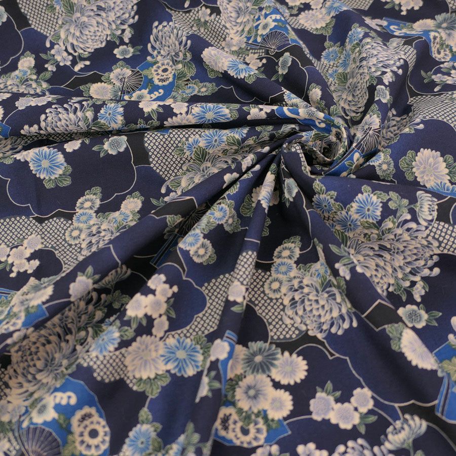  和柄コットン生地 藍染め調雲海に菊と扇(藍) 10cm単位 切り売り