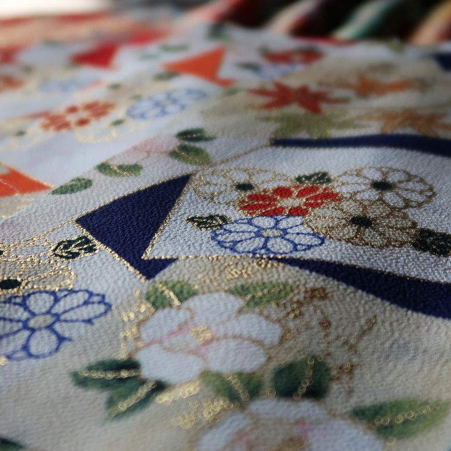  金箔一越ちりめん 色紙に花と紅葉(橙) 10cm単位 切り売り